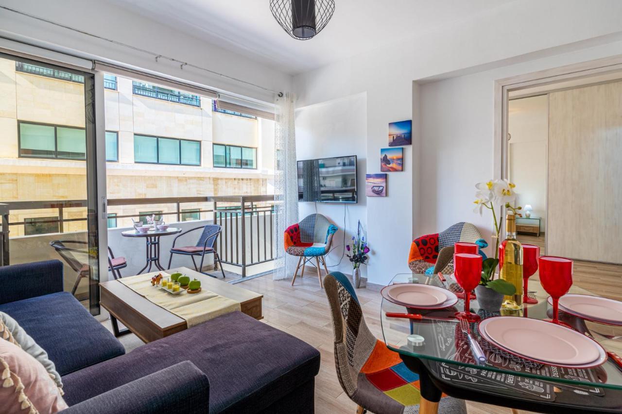 Berries 1-Br Apt In Larnaca Bagian luar foto